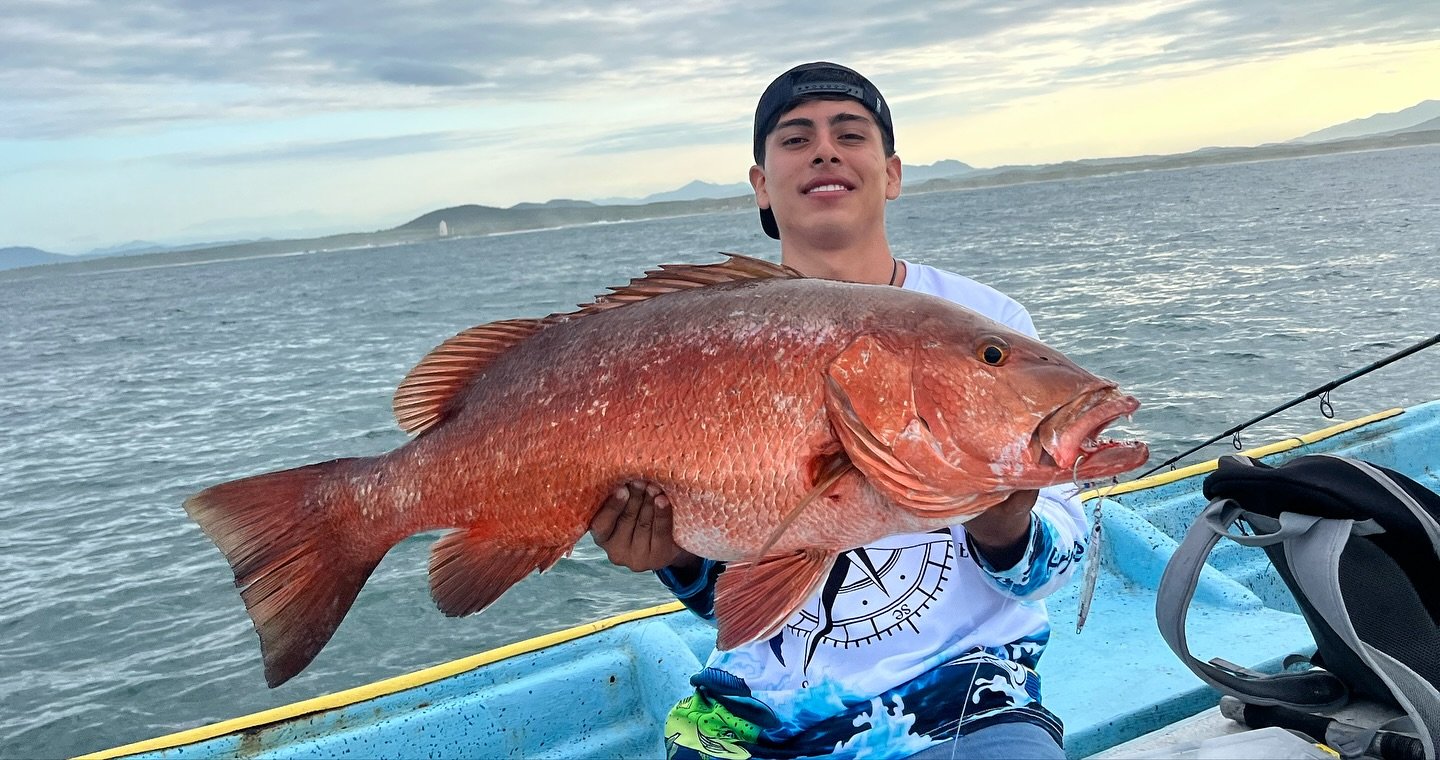 Salida de pesca en Punta Pérula, costa y mar en calma